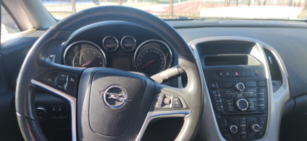 Opel Astra J, 2010 г.