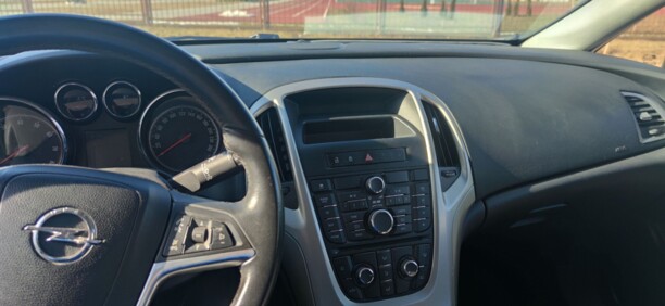 Opel Astra J, 2010 г.
