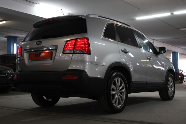 Kia Sorento II, 7 мест, 2010 г.
