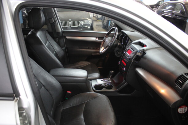 Kia Sorento II, 7 мест, 2010 г.