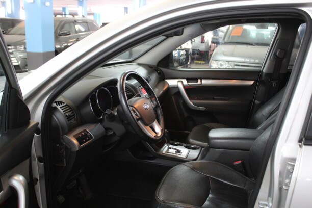 Kia Sorento II, 7 мест, 2010 г.