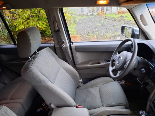 Jeep Commander, 7 мест, 2006 г.