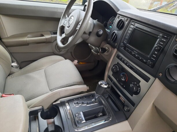 Jeep Commander, 7 мест, 2006 г.