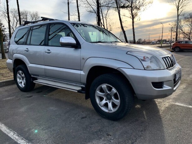 Toyota Land Cruiser Prado J120, 7 мест, 2007 г.