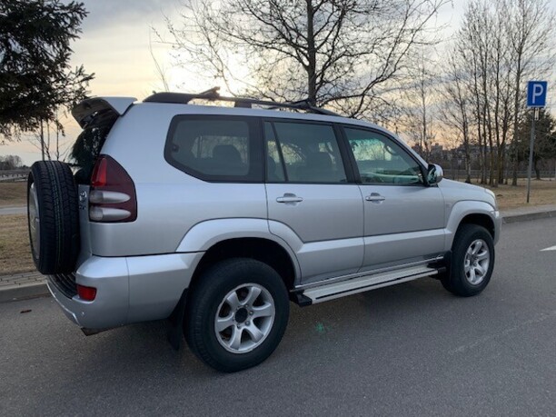 Toyota Land Cruiser Prado J120, 7 мест, 2007 г.