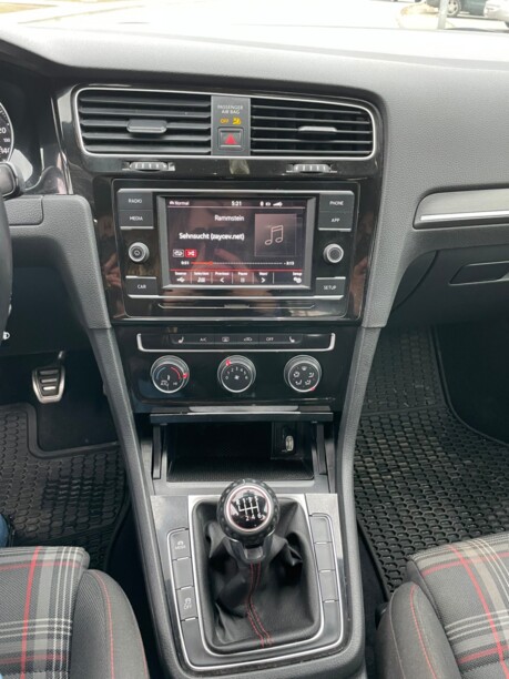 Volkswagen Golf GTI VII · Рестайлинг, 2017 г.