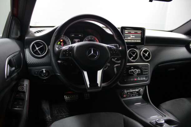Mercedes-Benz A-Класс W176, 2015 г.