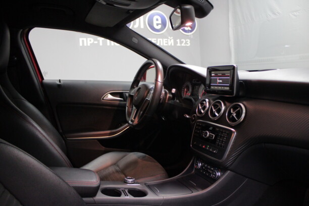 Mercedes-Benz A-Класс W176, 2015 г.