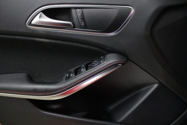 Mercedes-Benz A-Класс W176, 2015 г.