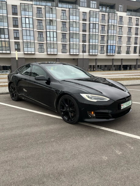 Tesla Model S I · Рестайлинг, 2017 г.