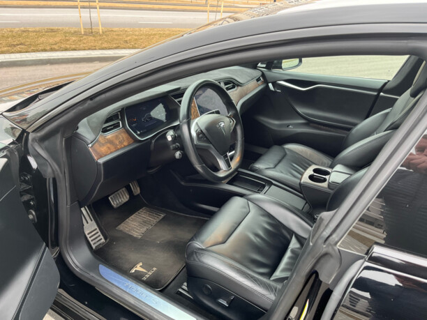 Tesla Model S I · Рестайлинг, 2017 г.