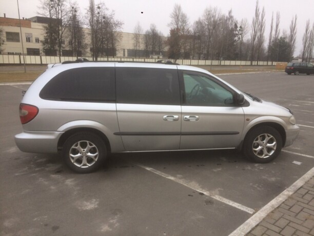 Chrysler Grand Voyager IV, 7 мест, 2002 г.