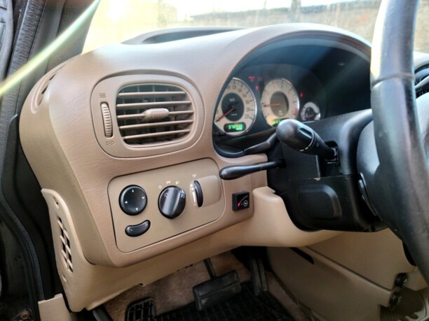 Dodge Grand Caravan IV, 7 мест, 2001 г.