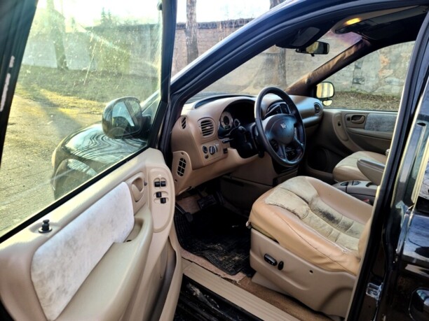 Dodge Grand Caravan IV, 7 мест, 2001 г.