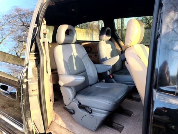 Dodge Grand Caravan IV, 7 мест, 2001 г.