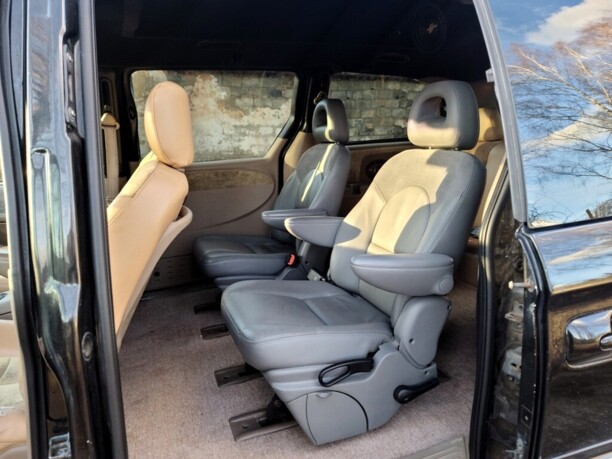 Dodge Grand Caravan IV, 7 мест, 2001 г.