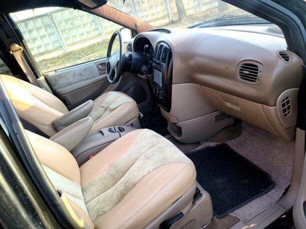 Dodge Grand Caravan IV, 7 мест, 2001 г.