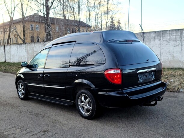 Dodge Grand Caravan IV, 7 мест, 2001 г.