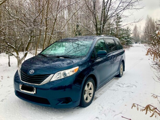 Toyota Sienna III (XL30), 7 мест, 2010 г.