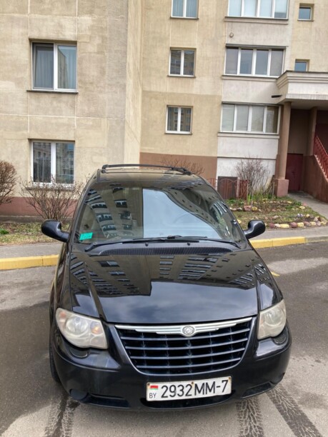 Chrysler Grand Voyager IV, 7 мест, 2004 г.