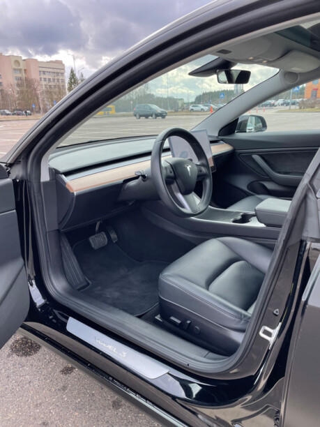 Tesla Model 3, 2018 г.