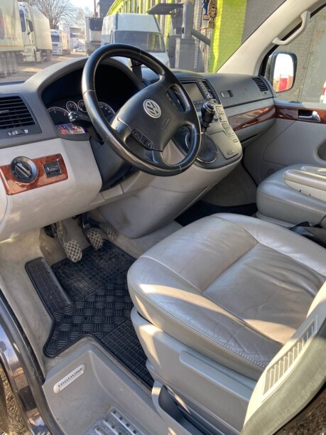 Volkswagen Multivan T5, 2005 г.