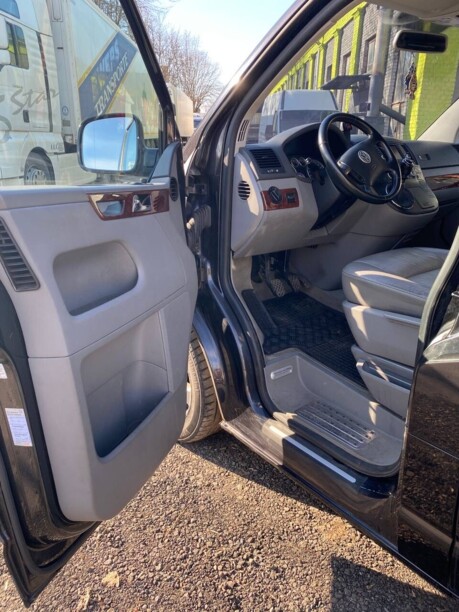 Volkswagen Multivan T5, 2005 г.