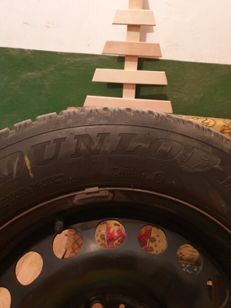 Легковые шины Dunlop 215/60 R16 4 шт.