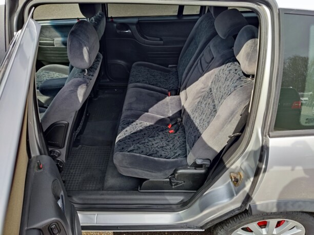 Opel Zafira A, 7 мест, 1999 г.