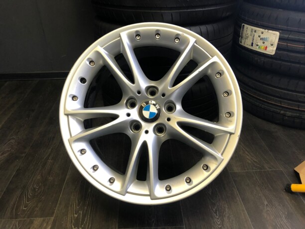 BMW ORIGINAL R18 8x18 5x120 4 шт.