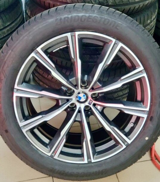 Легковые шины Bridgestone 275/45 R20 4 шт.