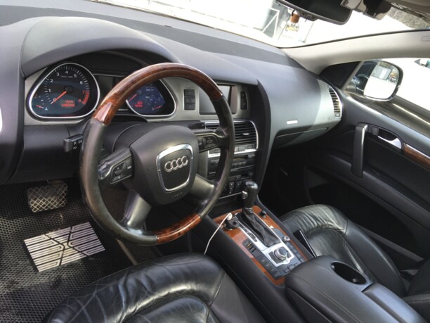 Audi Q7 4L, 7 мест, 2007 г.