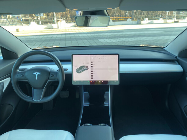 Tesla Model 3, 2018 г.