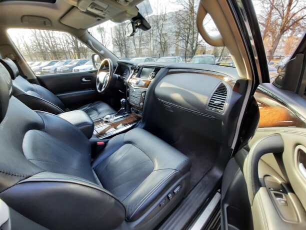 Infiniti QX56 II, 7 мест, 2013 г.