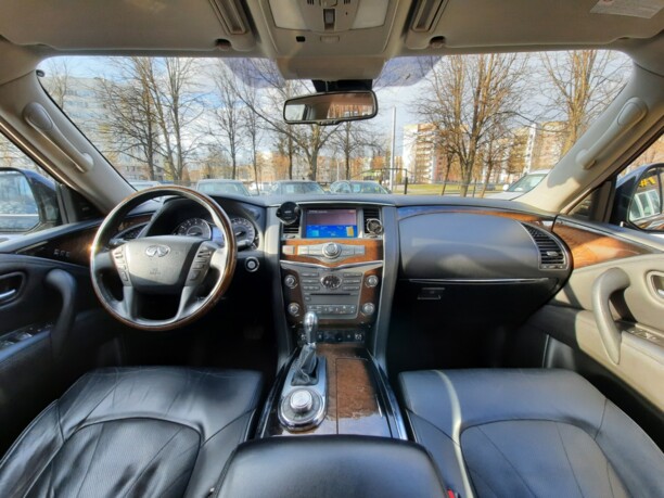 Infiniti QX56 II, 7 мест, 2013 г.