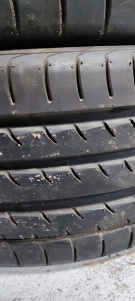 Легковые шины Yokohama v105 235/40 R19 2 шт.