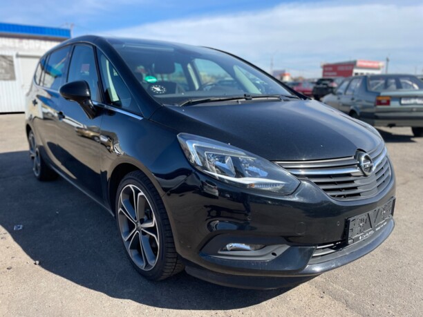 Opel Zafira C · Рестайлинг, 7 мест, 2017 г.