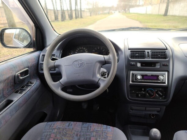 Toyota Picnic, 7 мест, 1997 г.
