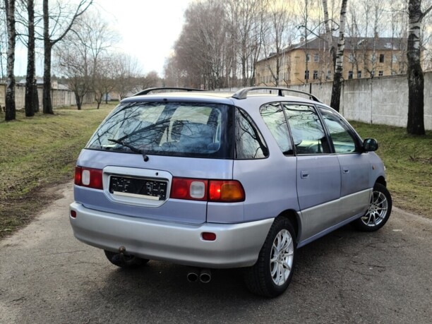 Toyota Picnic, 7 мест, 1997 г.