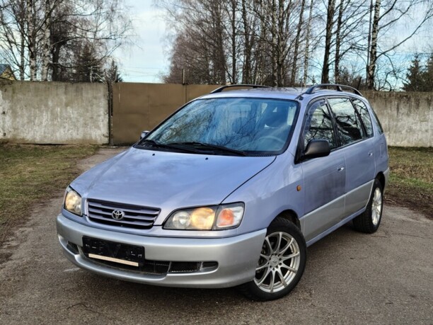 Toyota Picnic, 7 мест, 1997 г.
