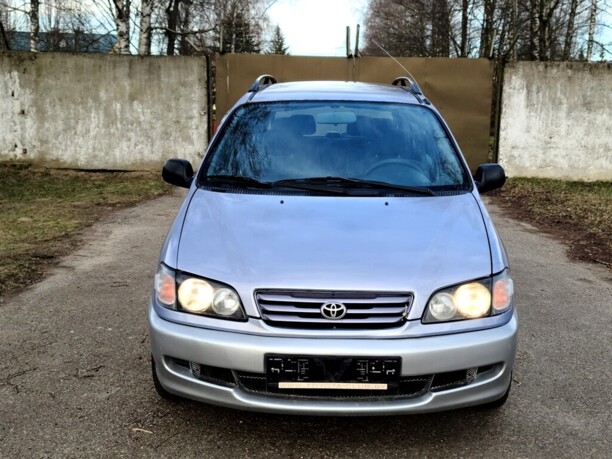 Toyota Picnic, 7 мест, 1997 г.
