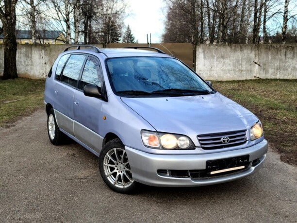 Toyota Picnic, 7 мест, 1997 г.