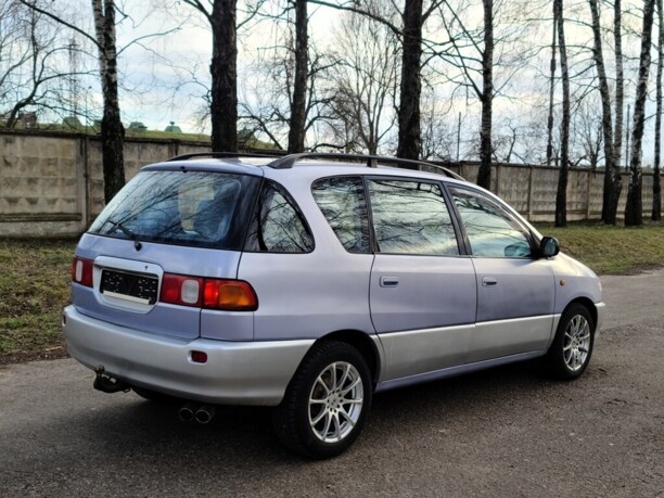 Toyota Picnic, 7 мест, 1997 г.