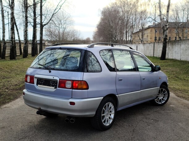 Toyota Picnic, 7 мест, 1997 г.
