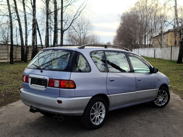 Toyota Picnic, 7 мест, 1997 г.