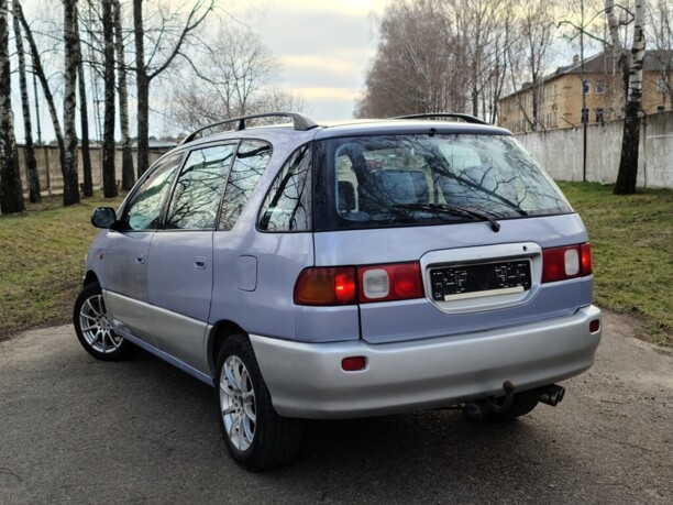 Toyota Picnic, 7 мест, 1997 г.