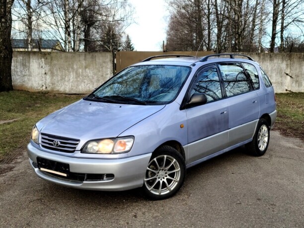 Toyota Picnic, 7 мест, 1997 г.