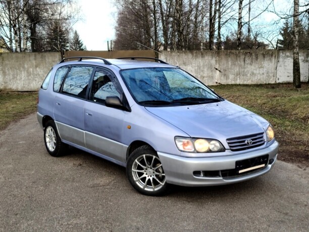 Toyota Picnic, 7 мест, 1997 г.