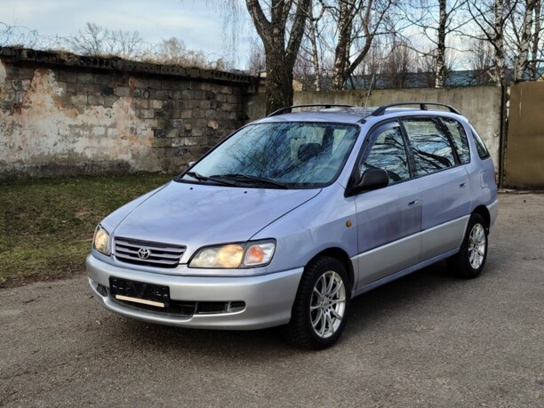 Toyota Picnic, 7 мест, 1997 г.