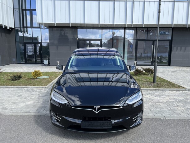 Tesla Model X, 6 мест, 2016 г.